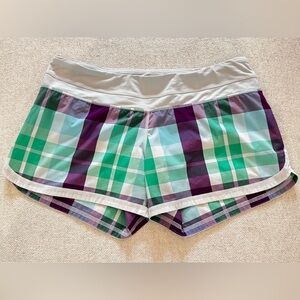 Lululemon RARE women’s 10 Green Plaid Groovy Run Short.